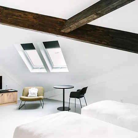 Hotel Trust